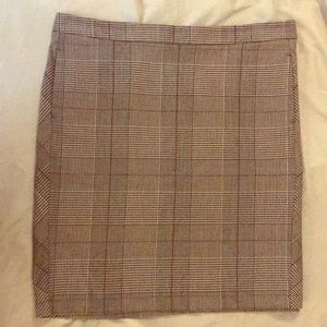 Checkered pencil skirt